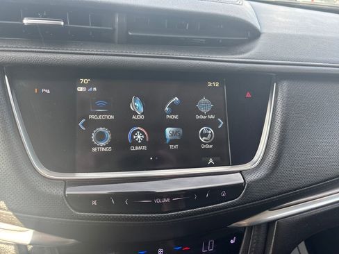 Used 2018 Cadillac XT5 Luxury w/ Driver Awareness Package image 23