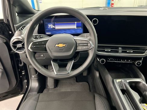 New 2026 Chevrolet Equinox EV LT image 20