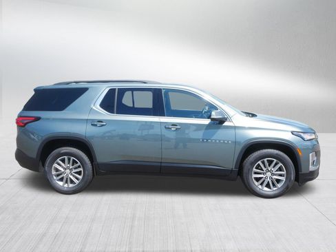 Used 2023 Chevrolet Traverse LT AWD/4WD image 8