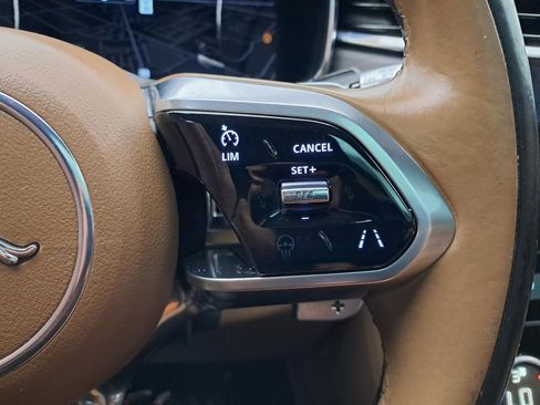 Used 2021 Jaguar F-PACE S image 10