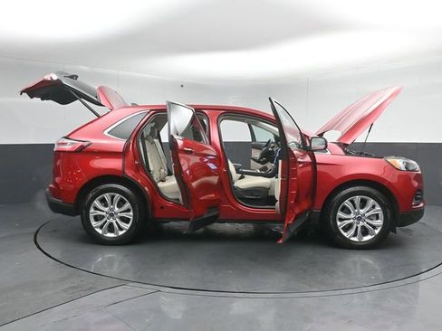 Certified 2022 Ford Edge Titanium w/ Class II Trailer Tow Package image 55