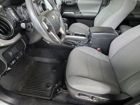 Certified 2022 Toyota Tacoma SR5 image 6
