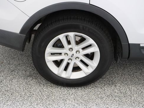 Used 2014 Ford Explorer XLT FWD image 6