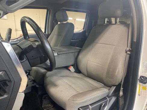 Used 2015 Ford F150 XLT w/ Equipment Group 302A Luxury image 7