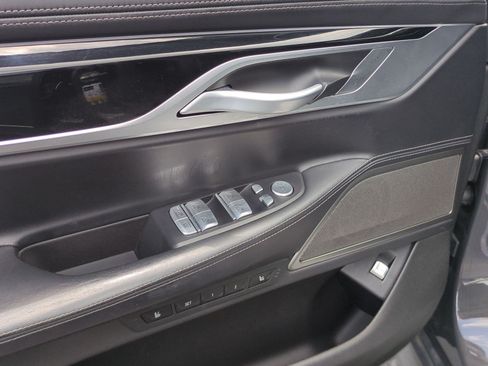 Used 2022 BMW M760i xDrive AWD/4WD image 18