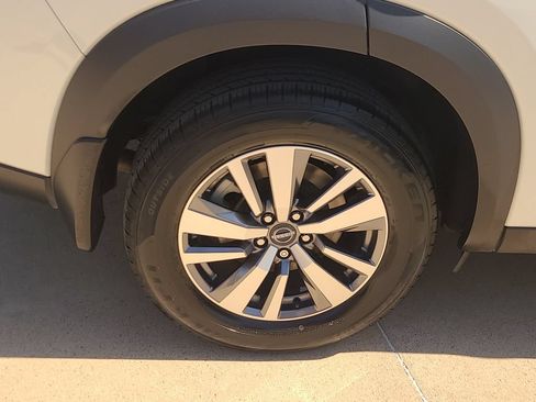 Certified 2023 Nissan Pathfinder SL FWD image 6