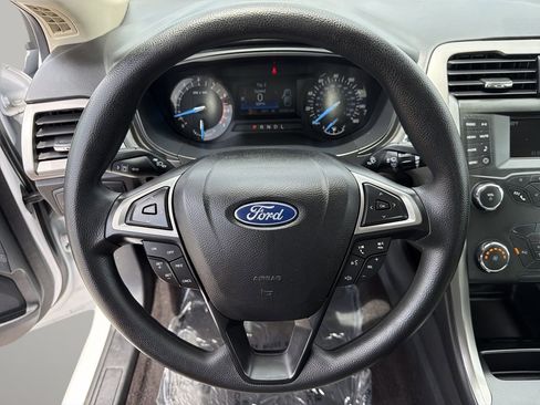 Used 2019 Ford Fusion S FWD image 27