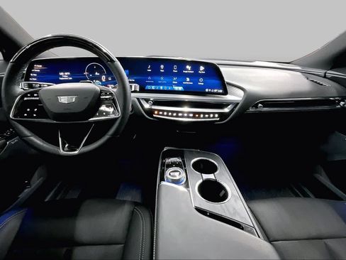 Used 2023 Cadillac Lyriq 2WD image 15