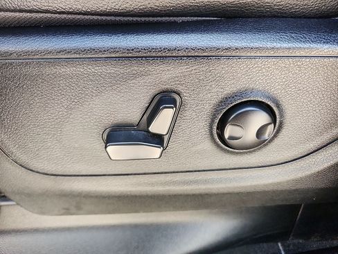 Used 2022 RAM 1500 Big Horn AWD/4WD image 17