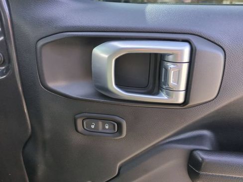 Used 2021 Jeep Wrangler Unlimited Sport AWD/4WD image 34
