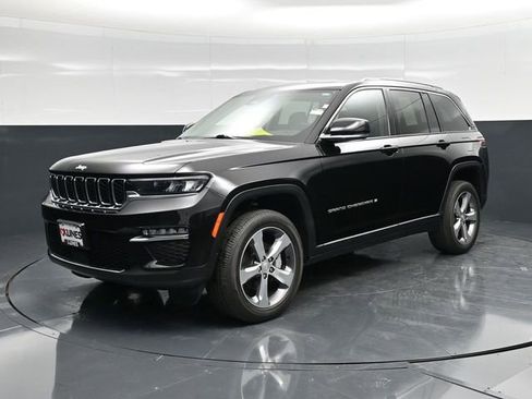 Used 2022 Jeep Grand Cherokee Limited w/ Trailer Tow Prep Group (B) image 3