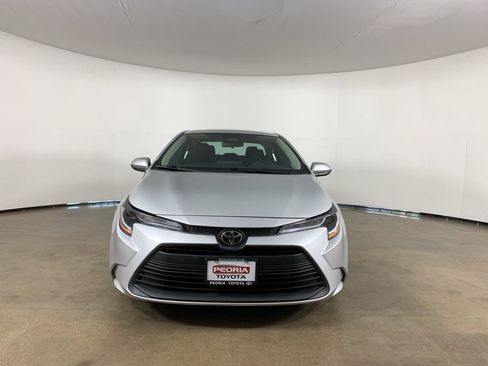 Used 2023 Toyota Corolla LE image 3