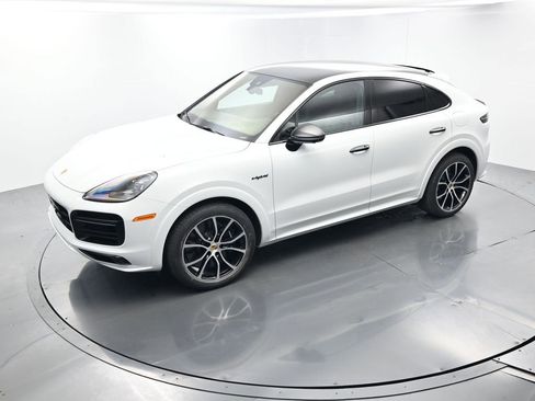 Certified 2023 Porsche Cayenne Turbo S image 33
