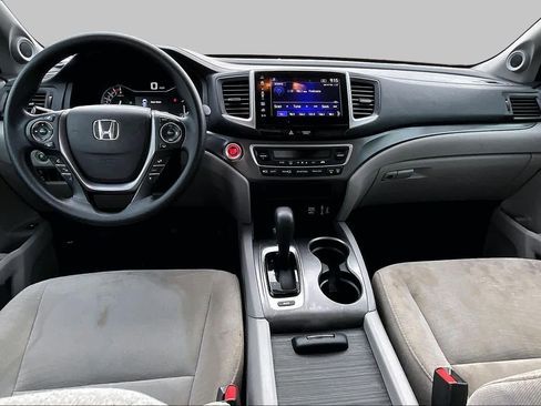 Used 2018 Honda Pilot EX image 12