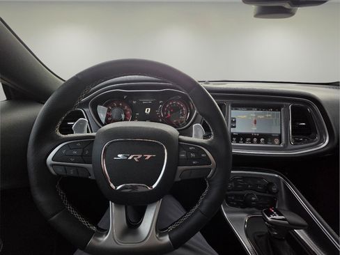 Used 2016 Dodge Challenger SRT Hellcat image 2