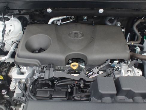 Used 2025 Toyota RAV4 XLE Premium AWD/4WD image 28