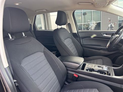 Used 2024 Ford Edge SE w/ Black Appearance Package image 11