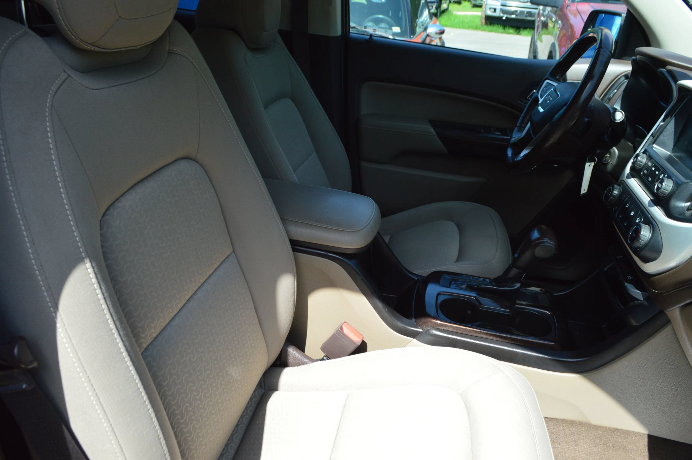 Used 2018 GMC Canyon SLE RWD image 24
