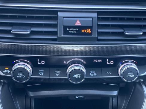 Used 2018 Honda Accord Sport image 18