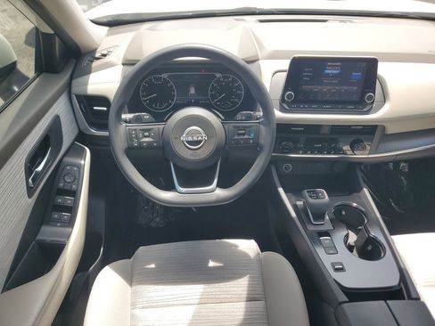 Used 2023 Nissan Rogue SV FWD image 11