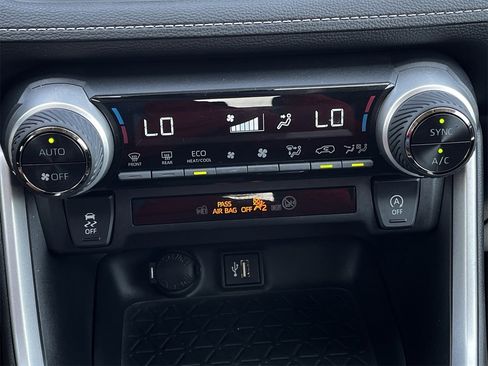 Used 2023 Toyota RAV4 XLE Premium image 18