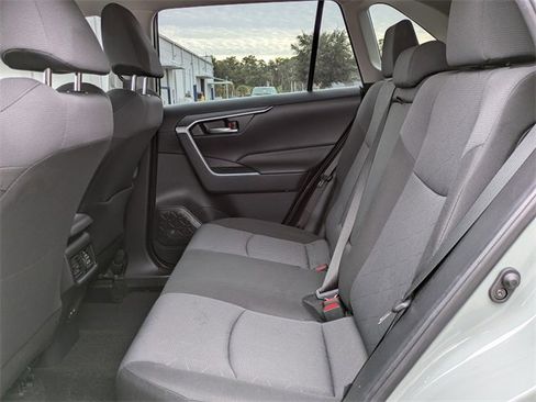 Used 2022 Toyota RAV4 XLE image 10