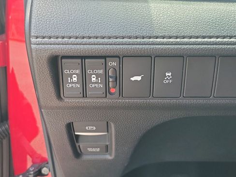 Used 2025 Honda Odyssey Sport-L image 30