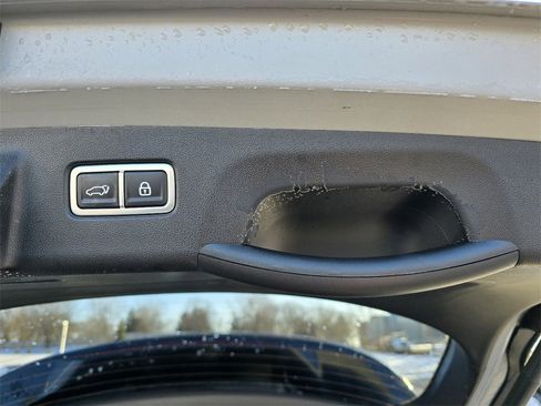 Used 2023 Kia Sorento SX Prestige image 32