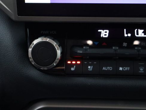 Used 2024 Toyota Sequoia Limited image 34