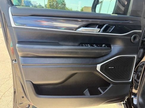Used 2024 Jeep Wagoneer 4WD w/ Premium Group I image 20