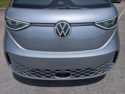 Used 2025 Volkswagen ID. Buzz 1st Edition RWD image 12