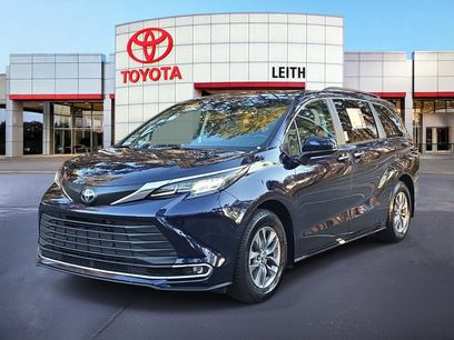 Used 2023 Toyota Sienna XLE