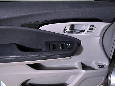 Used 2022 Honda Pilot Touring image 16