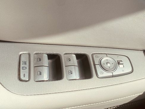 Used 2022 Hyundai Palisade Limited w/ Winter Package AWD/4WD image 12