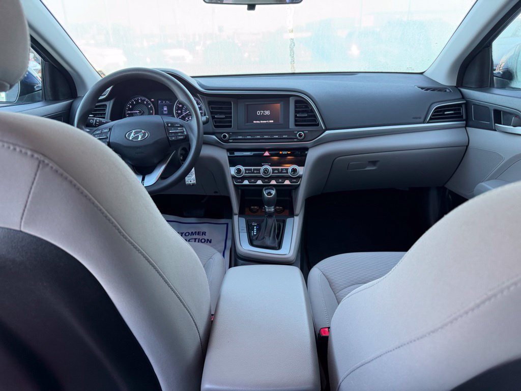 Used 2020 Hyundai Elantra SE FWD image 25