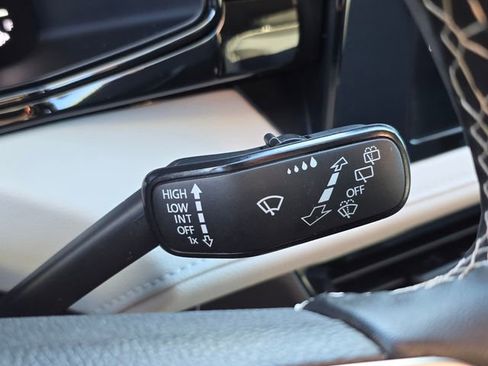 Used 2025 Volkswagen Taos S image 39