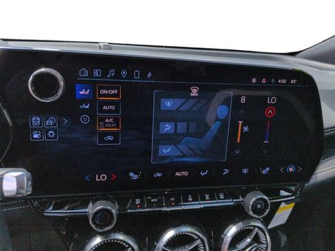 Used 2024 Chevrolet Blazer EV LT AWD/4WD image 17