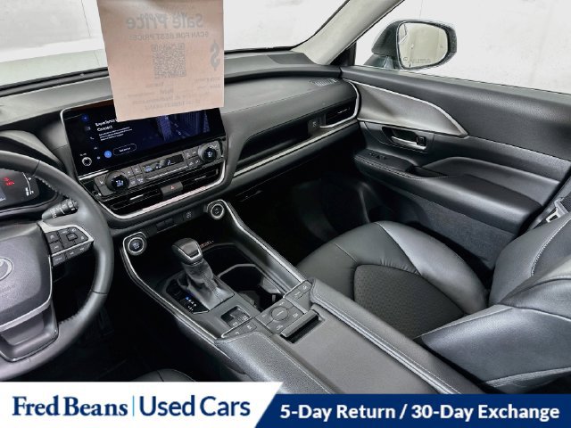 Used 2025 Toyota Grand Highlander AWD image 31