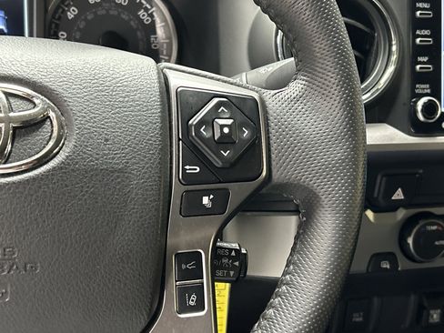 Used 2022 Toyota Tacoma SR5 w/ Technology Package RWD image 20