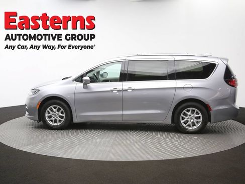 Used 2021 Chrysler Pacifica Touring-L FWD image 63