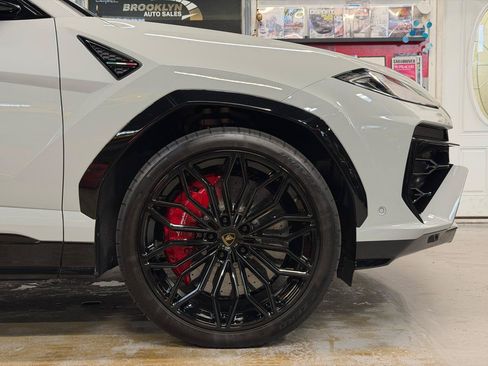 Used 2026 Lamborghini Urus SE AWD/4WD image 13