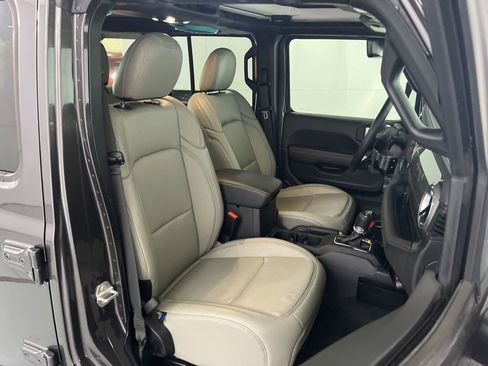 Used 2021 Jeep Wrangler Unlimited Sahara AWD/4WD image 21