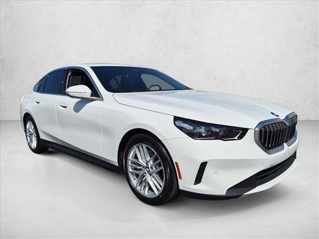 Certified 2024 BMW 530i xDrive w/ Convenience Package AWD/4WD image 3