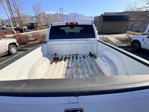 Used 2017 RAM 2500 Tradesman w/ Chrome Appearance Group image 10