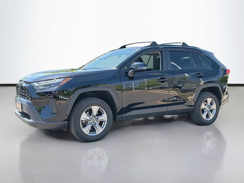 Used 2022 Toyota RAV4 XLE w/ Convenience Package image 3