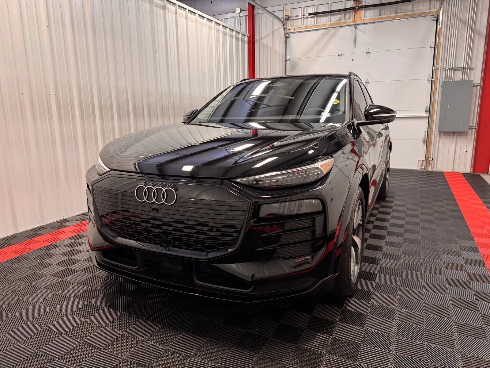 Used 2025 Audi Q6 e-tron Prestige w/ 20" Wheel Package AWD/4WD image 9