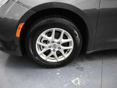Used 2023 Chrysler Voyager LX FWD image 14