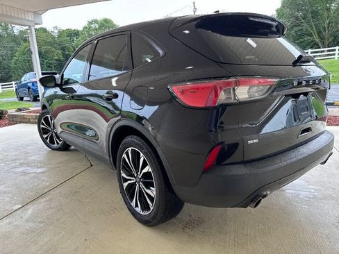 Used 2022 Ford Escape SE w/ SE Sport Appearance Package FWD image 8