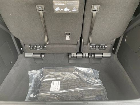 New 2026 Honda Odyssey Touring image 9