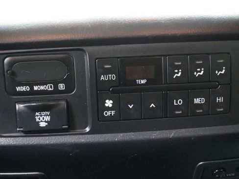 Used 2013 Toyota Sequoia Platinum image 13